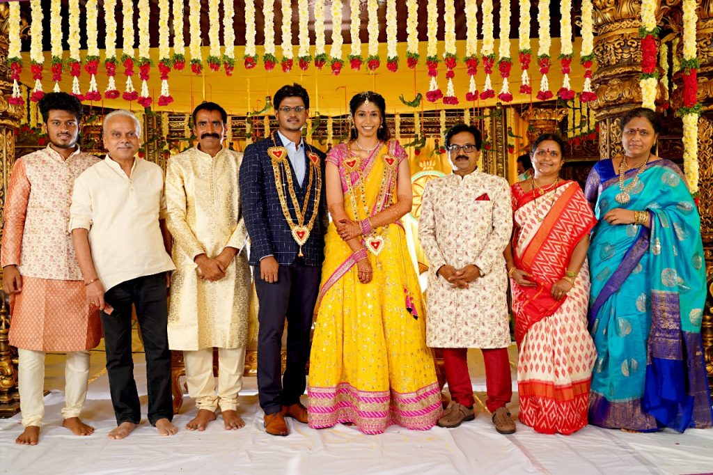 మ్యూజిక్ డైరెక్టర్ వీణాపాణి కుమార్తెకు సినీ ప్రముఖుల ఆశీస్సులు