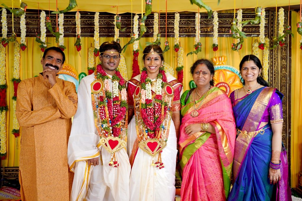 మ్యూజిక్ డైరెక్టర్ వీణాపాణి కుమార్తెకు సినీ ప్రముఖుల ఆశీస్సులు
