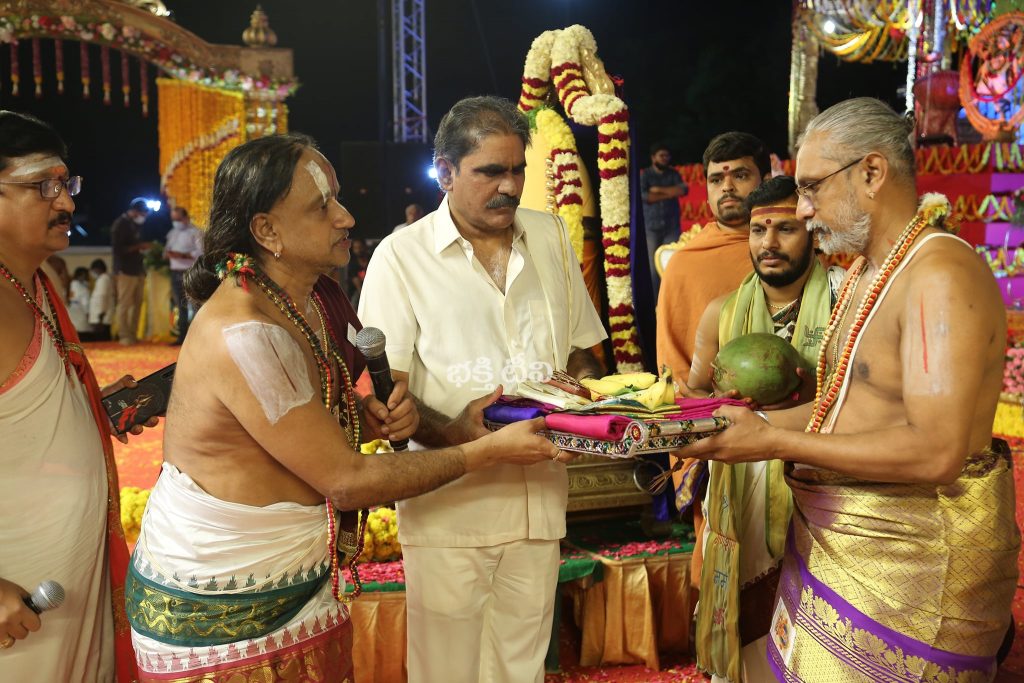 NTV Narendra Chowdary Offering Clothes to Lord  Simhadri Appanna at Koti Deepotsavam  