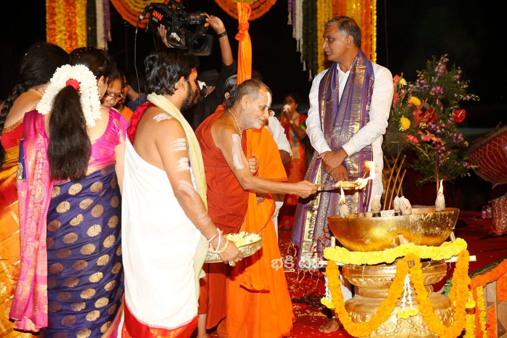 Vrathadhara Ramanuja Jeeyar Swamiji lightning dia at Koti Deepotsavam 2021 day7