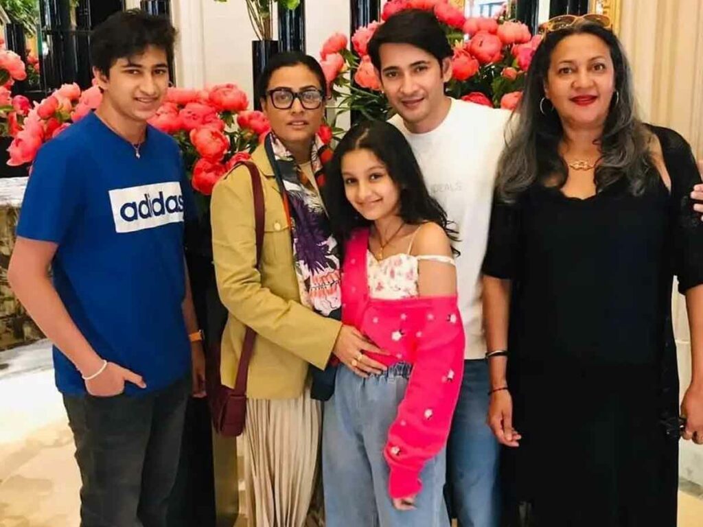 Mahesh Babus Family Paris Trip Album