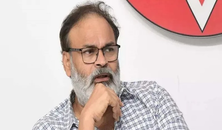 Naga Babu Fires On Shivajis Comments Who Gave The Right To Judge Womens Dressing