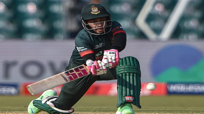 Haris Rauf Naseem Shahs Fiery Spells Restrict Bangladesh To 193