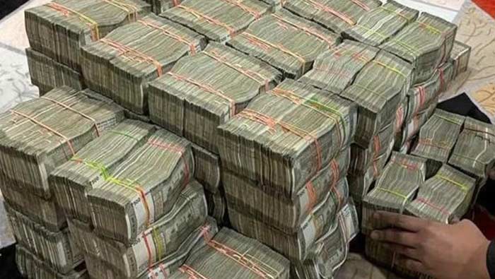 It Raids 1000 Crore Foreign Remittance Scam Telangana Ap