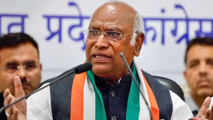 Aicc Chief Mallikarjun Kharge Campaigned In Alampur And Nalgonda Today