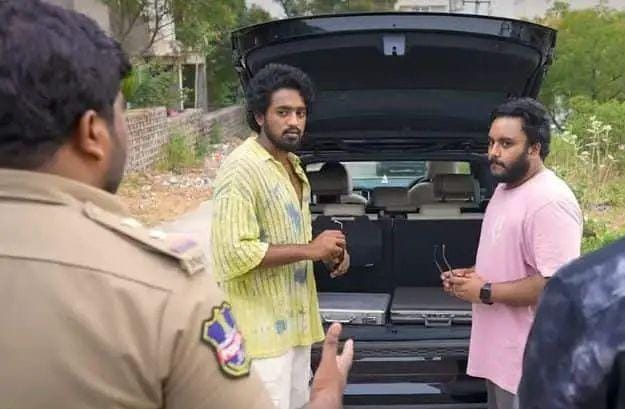 Roshan Kanakala Anchor Sumas Son Who Was Caught By The Police During The Raid Twist At The End