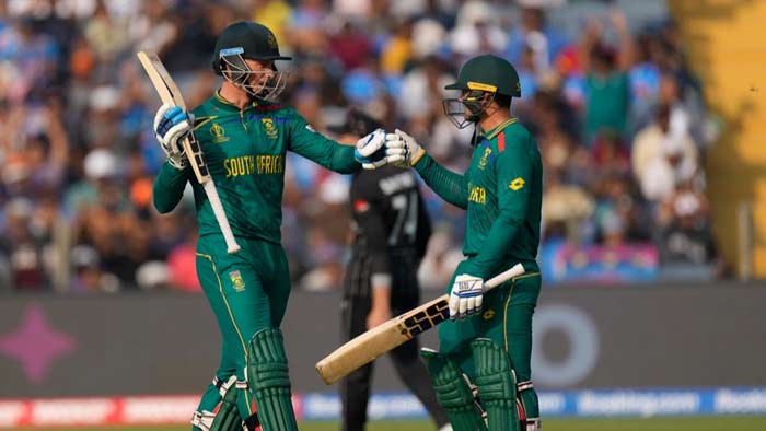 De Kock Van Der Dussen Hundreds Power South Africa To 357 Against New Zealand
