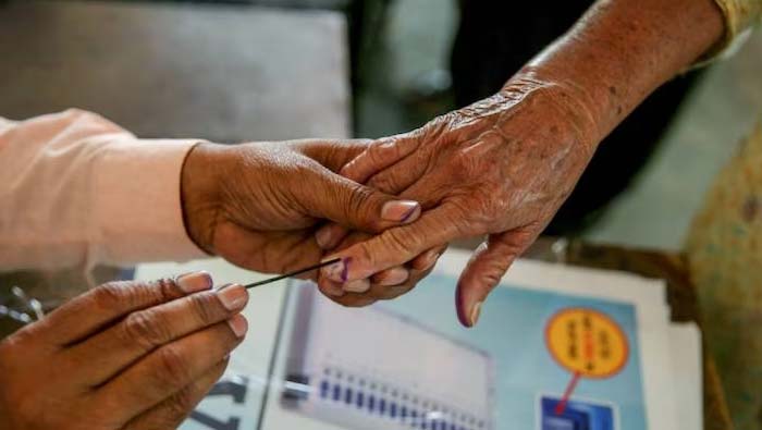 Medak Polling 70 Percent Polling Recorded In Dubbak After 3pm