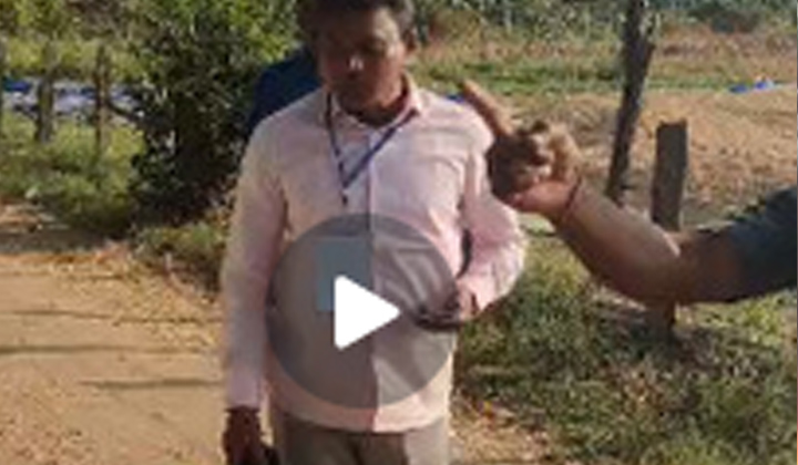 High Tension At Pinapaka Polling Rega Kantha Rao Fires On Congrees Cadre