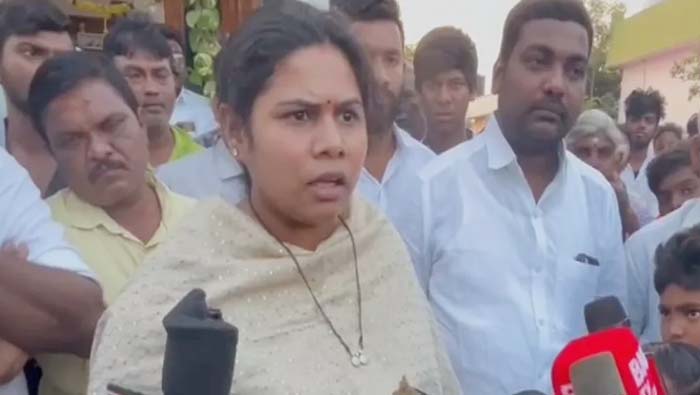 Ex Minister Bhuma Akhila Priya Comments In Press Meet