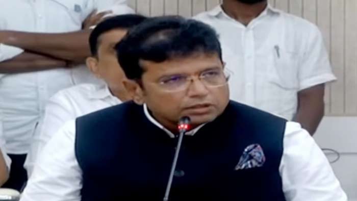 It Minister Sridhar Babu Comments At Media Point After Assemble Meeting