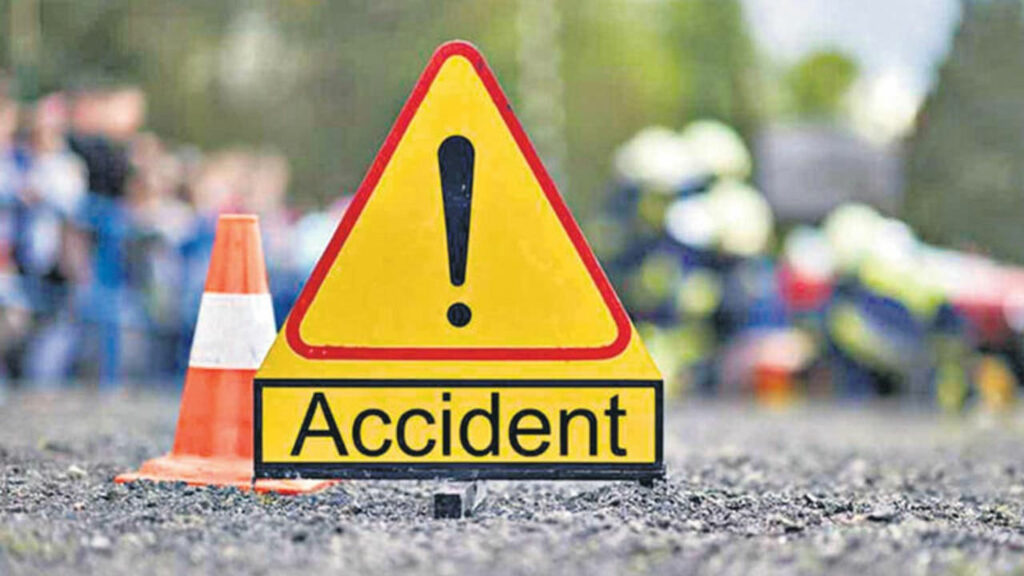 13 Killed In Truck Mini Bus Collision In Karnataka
