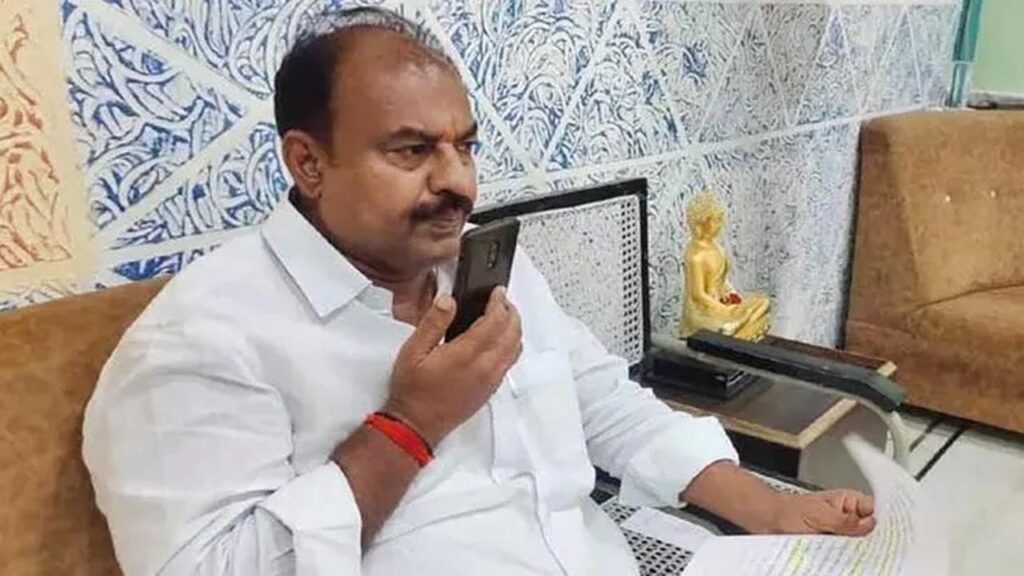 Gadwal Mla Bandla Krishnamohan Reddy May Join In Congress