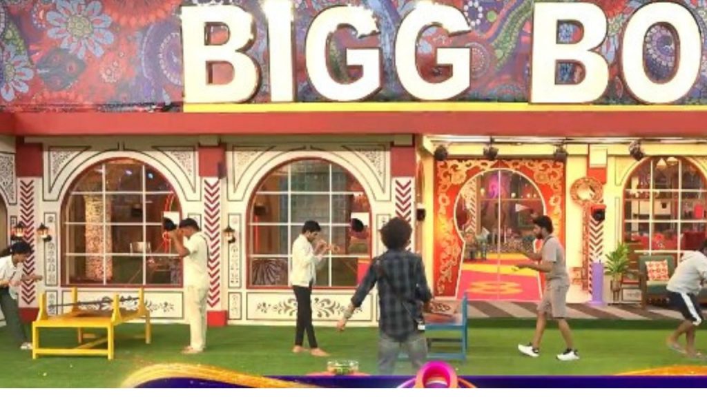 Bigg Boss 8 Day 10 Lemeon Pizza Task Promo