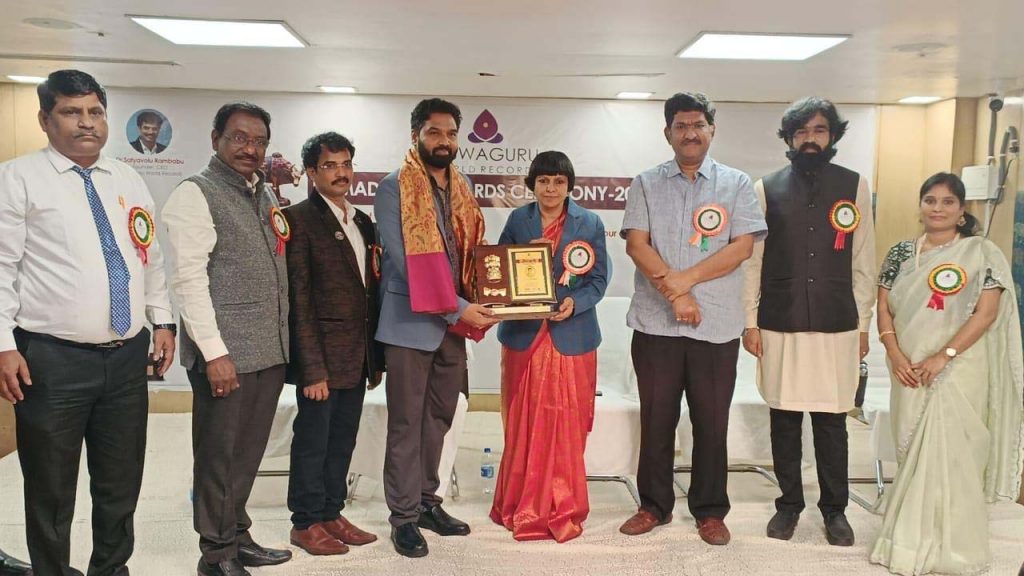 Dr Prakash Vinnakota Received The Kamadhenu Award