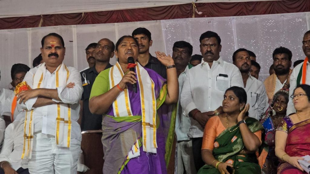 Minister Seethakka Said That Cm Revanth Reddy Is Thinking For The Advancement Of Women