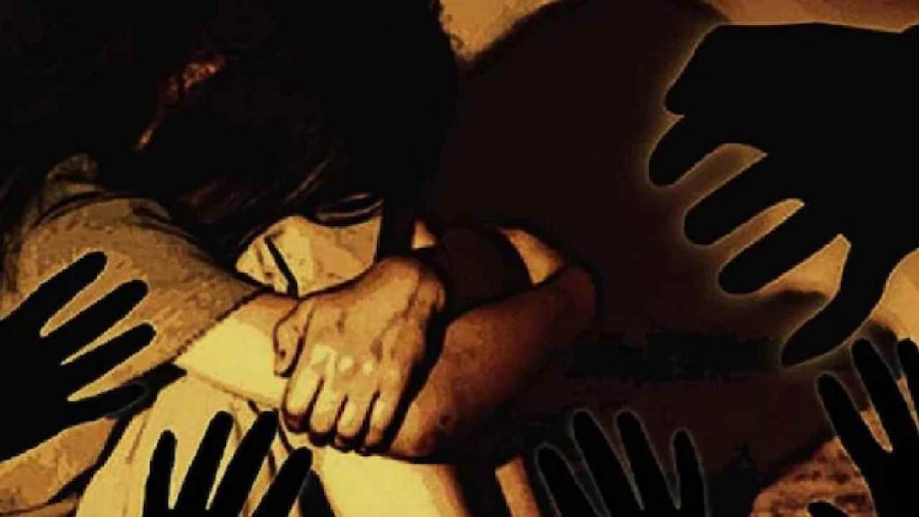 Inter Student Kidnapped And Raped By Auto Driver In Adoni