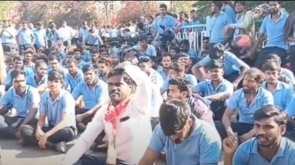 Sangareddy Dsp Sattaiah Tounge Slip On Mrf Employees