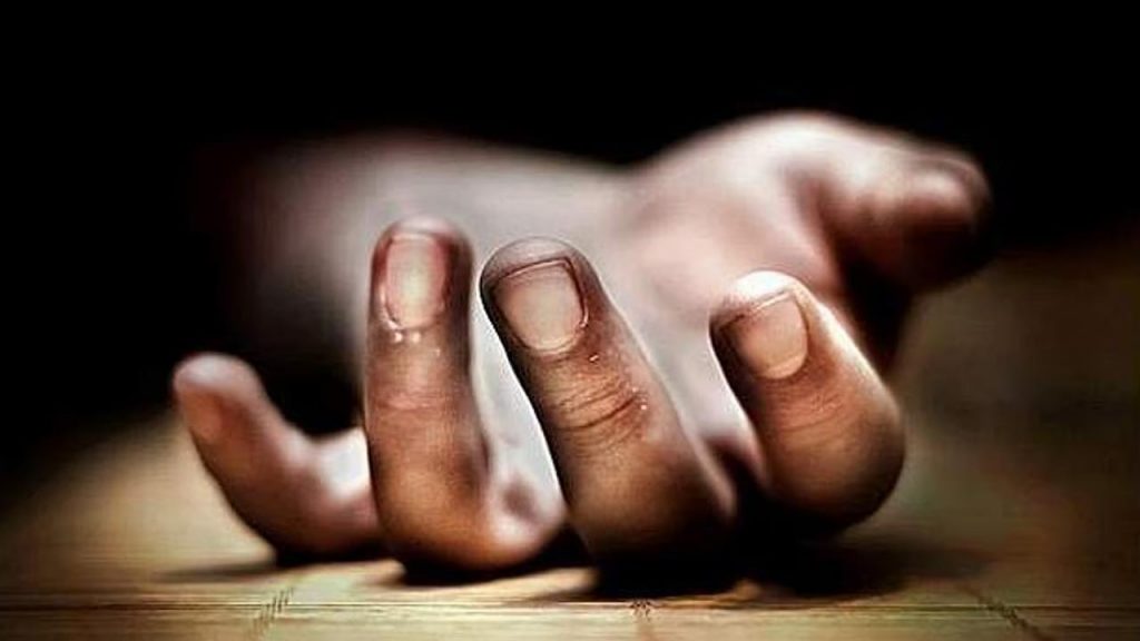 Love Dispute In Palnadu District Young Woman Attempts Suicide