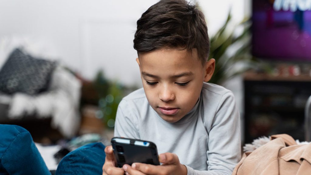 How To Keep Children Away From Mobile Phone Addiction