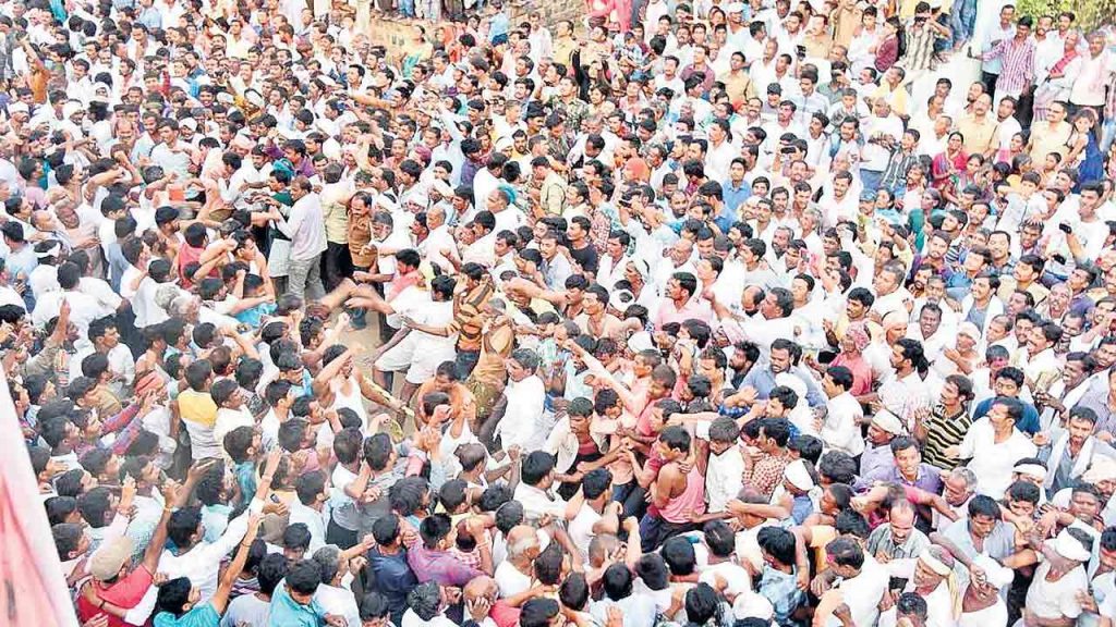 Hunsa Village People Play Fisticuffs On Holi Festival
