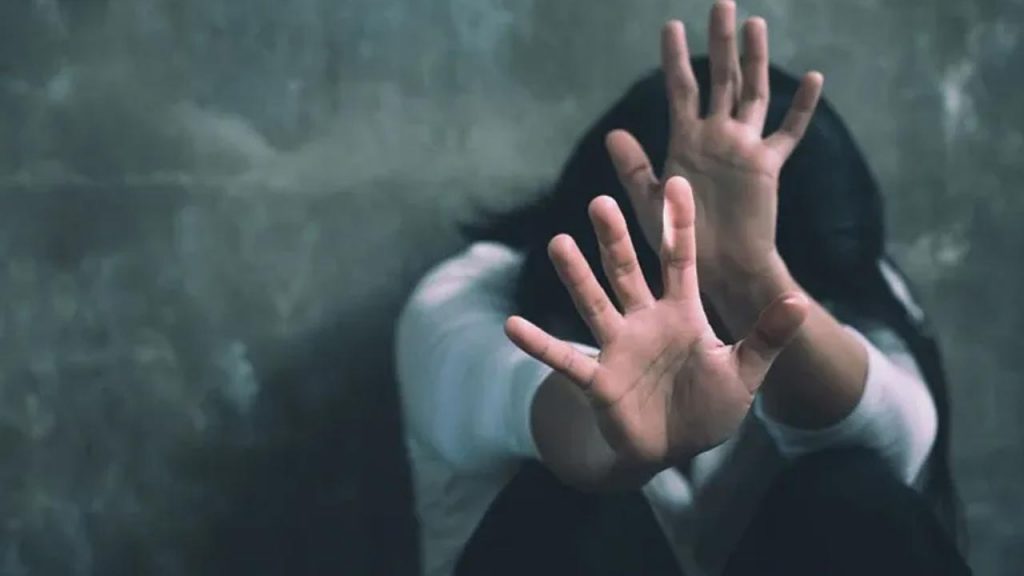 Kiladi Lady Anarchy In Warangal Schoolgirls Are The Target