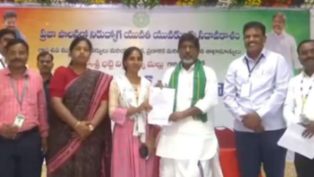 Madhira Job Mela 2025 Deputy Cm Bhatti Says Only One Family Got Jobs In Telangana