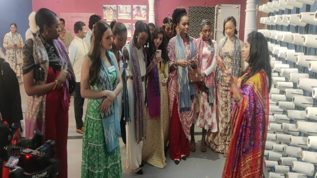 Miss World Contestants Visit To Yadagirigutta And Pochampally