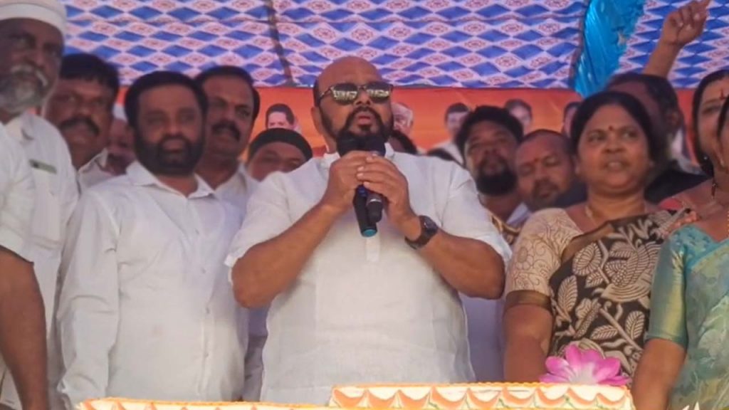 Former Mlc Konda Murali Targeted His Own Party Leaders