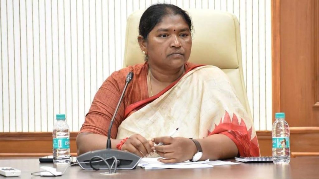 Telangana Hamali Workers Health Cards Insurance Seethakka Announcement