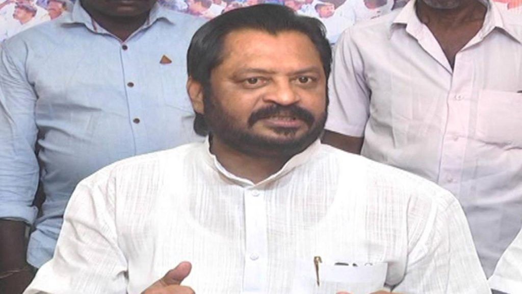 Former Mp Harsha Kumar Inspects Health Camp In Turakapalem Guntur District
