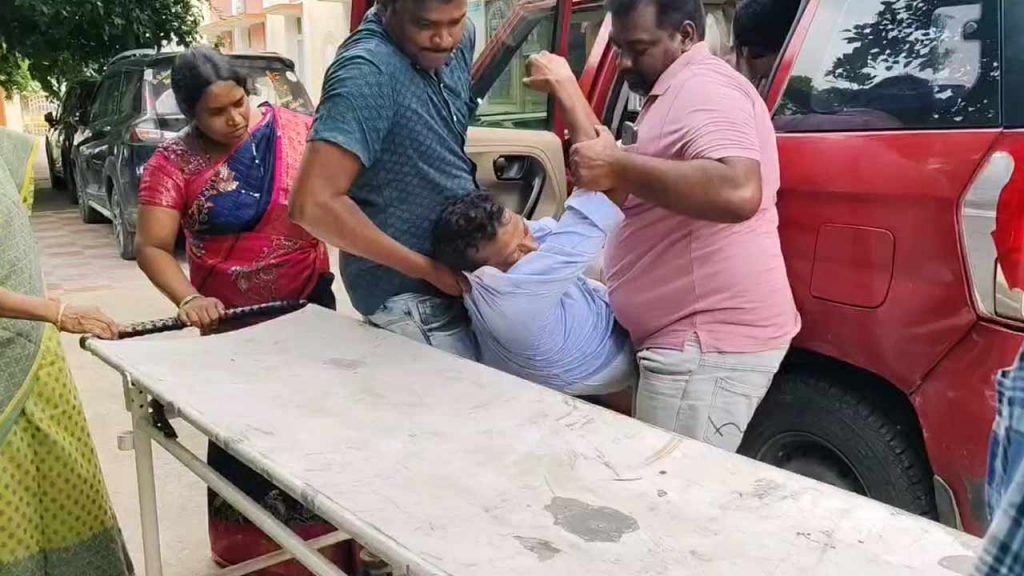 Tullur Traffic Asi Ravinder Guntur District Dies Of Heart Attack