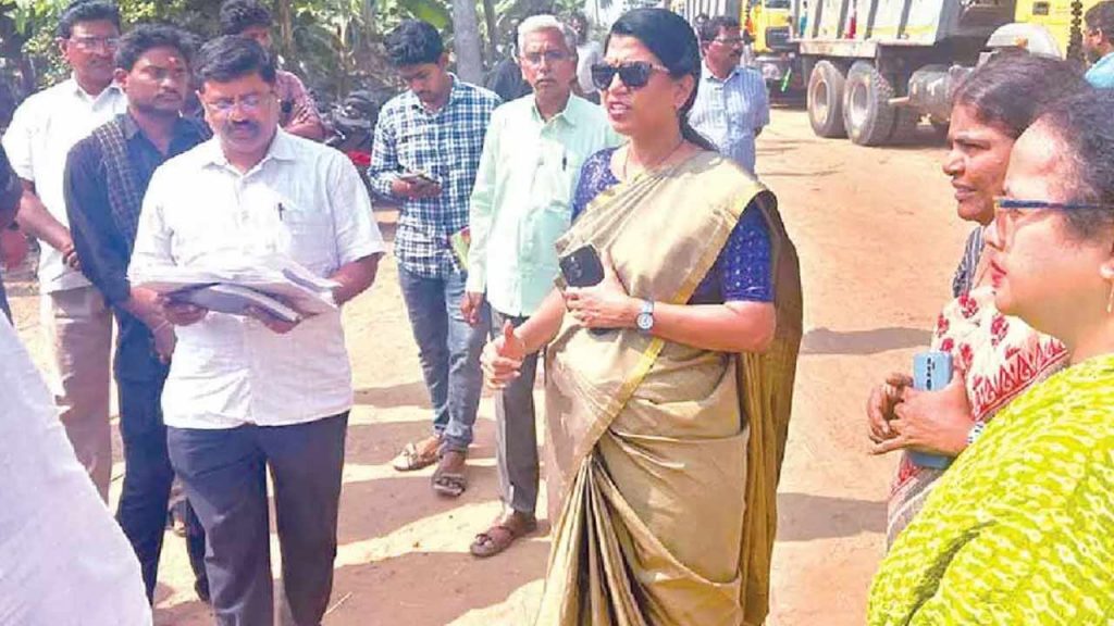 District Collector P Prasanthi Conducted A Surprise Inspection Of The Gadala Primary Agricultural Credit Society Office