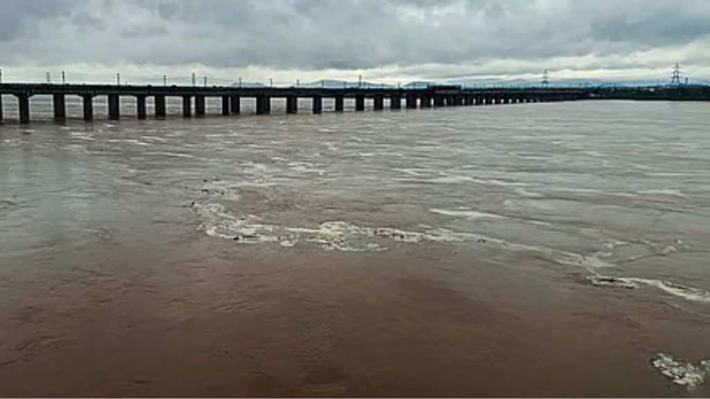 Bhadrachalam Godavari Water Level 49 Feet Flood Alert