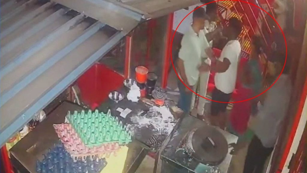 Warangal Si Srikanth Attacks Woman In Restaurant