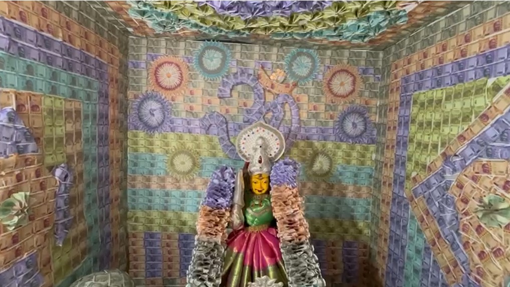 Devotees Adorn Sri Musalamma With 30 Lakh Currency Notes In Kadiyapulanka East Godavari
