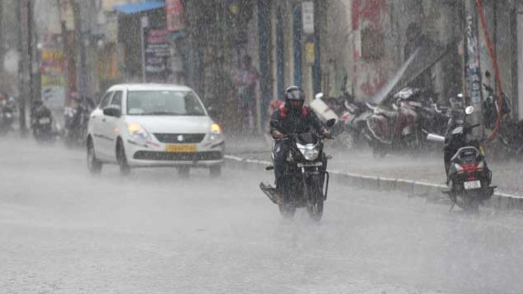 Hyderabad Heavy Rain Thunderstorm Waterlogging Traffic Imd Alert Telangana