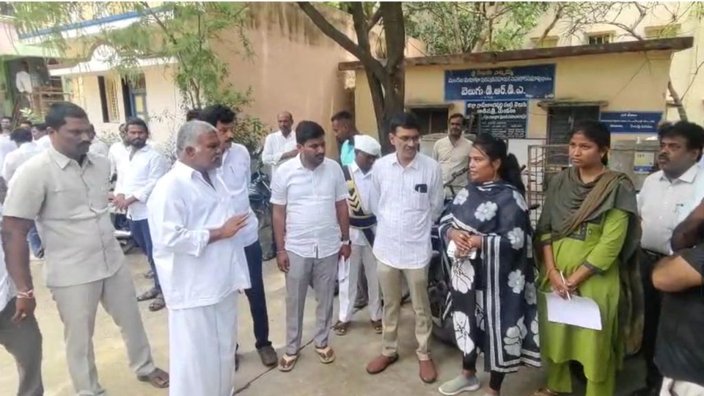 Former Tadipatri Mla Kethireddy Peddareddy Inspects Municipal Survey At His Property Demands Detailed Report
