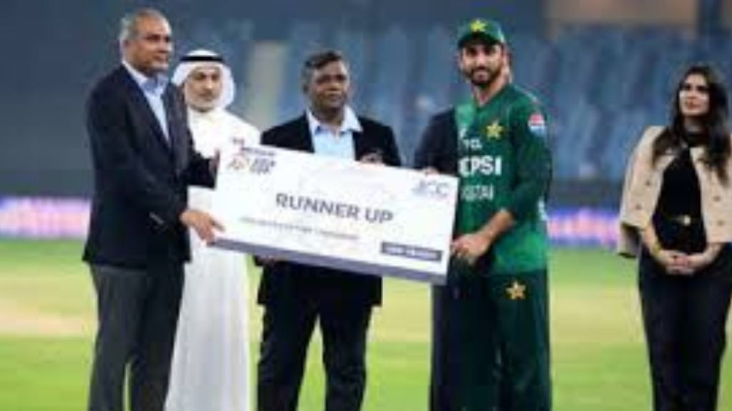 Asia Cup 2025 Pakistan Captain Salman Agha Throws Runner Up Cheque Video Goes Viral