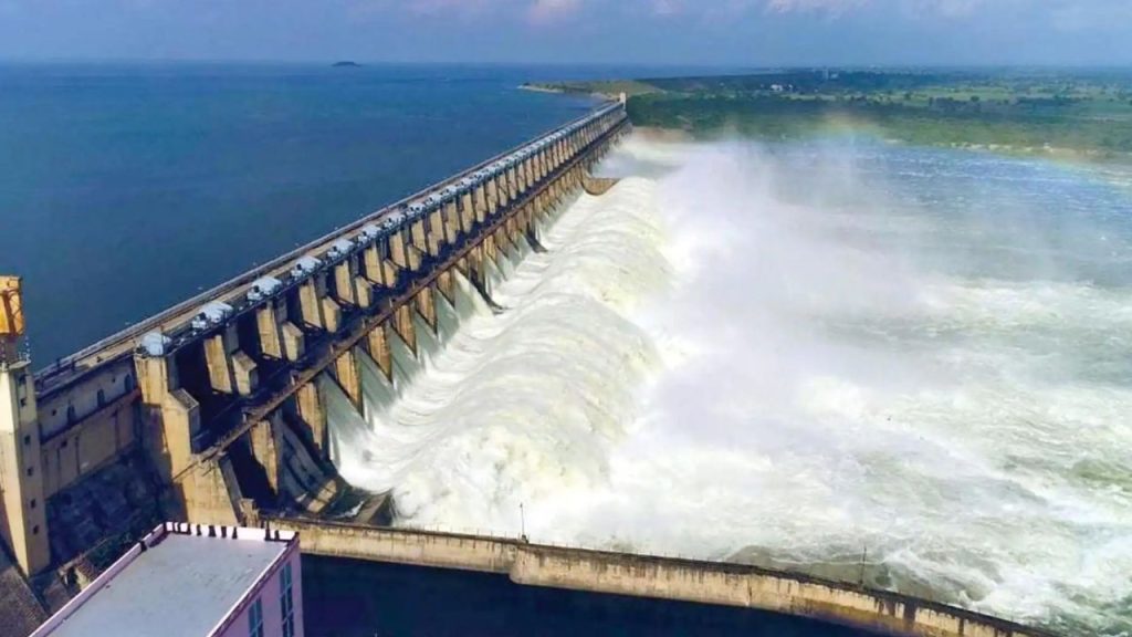 Telangana Reservoirs Overflow Heavy Inflows At Sriramsagar Nizamsagar Nagarjuna Sagar And Singur