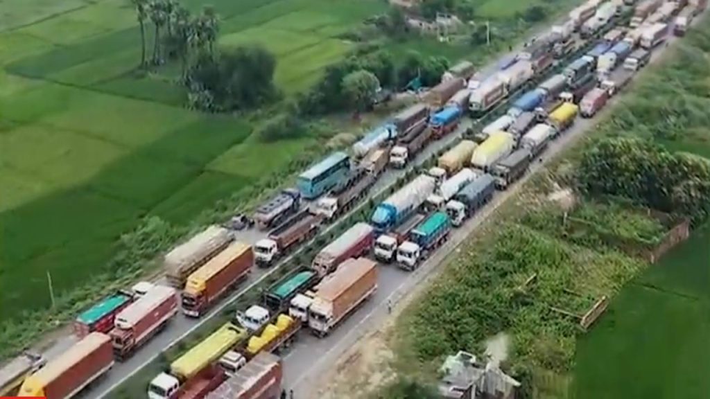 Heavy Traffic Jam On Delhi Kolkata Highway Vehicles Stuck For 4 Days