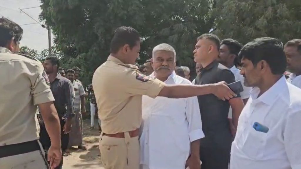 Tension In Tadipatri Police Stop Former Mla Pedda Reddy To Prevent Clash With Jc Prabhakar Reddy Group