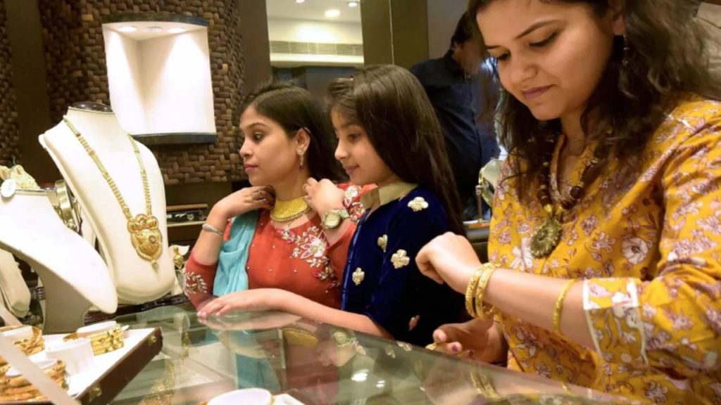Vijayawada Gold Market Quiet On Dhanteras Amid Price Surge