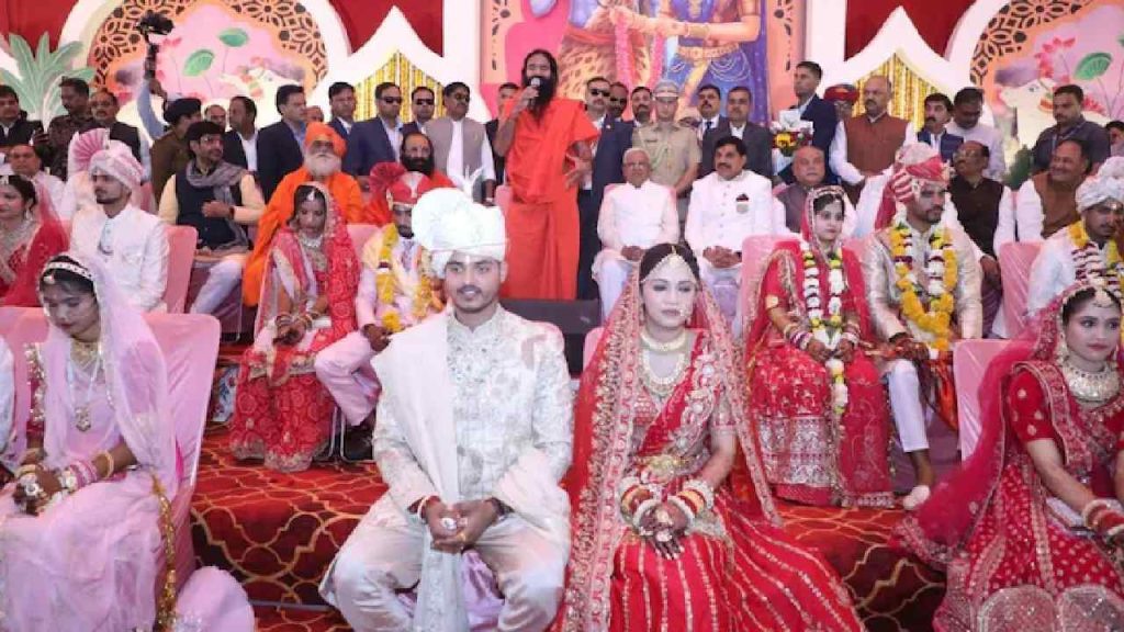 Madhya Pradesh Cms Son Marries In Modest Mass Wedding Ceremony In Ujjain