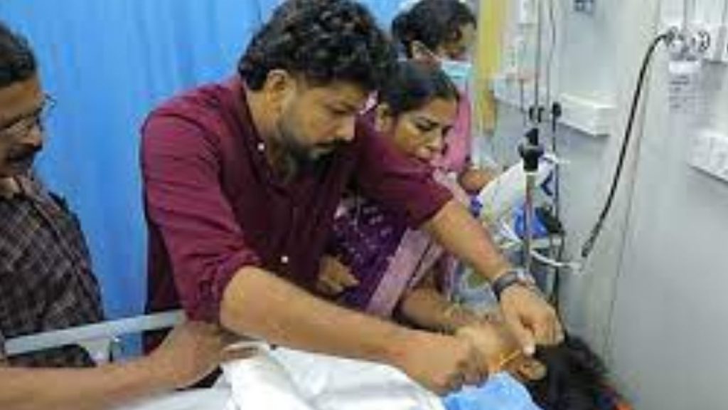 Kerala Groom Marries Bride In Icu After Accident Viral Hospital Wedding