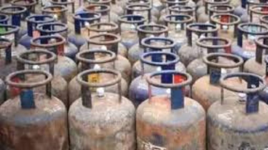 Lpg Price Cut New Commercial Cylinder Rates Effective From November 1 2025