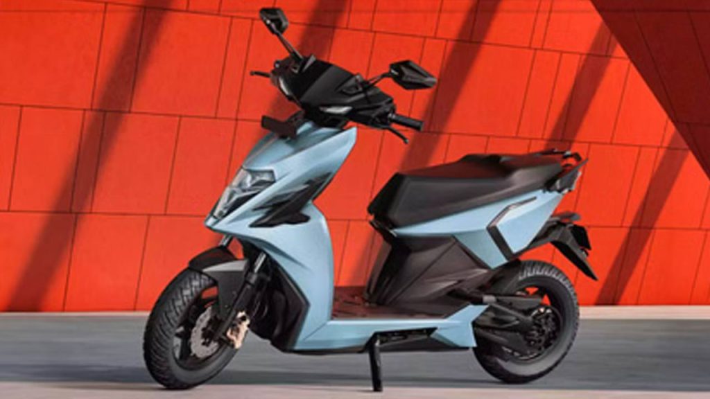 E Scooters That Can Travel Long Distances On Single Charge