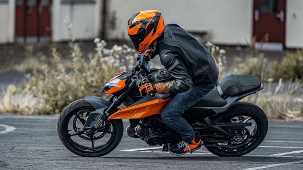 Ktm Issues Voluntary Recall For Its 2024 Model Year 125 250 390 990 Duke Bikes