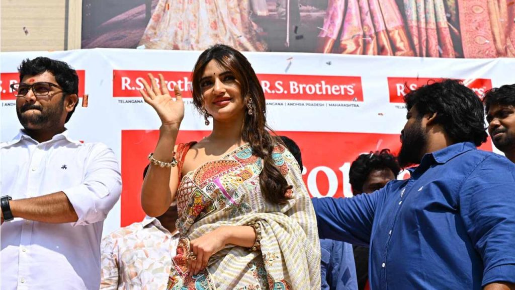 Rs Brothers New Showroom Opening In Warangal