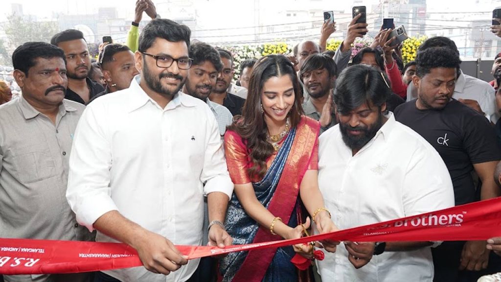 R S Brothers Opens 16th Showroom In Gachibowli